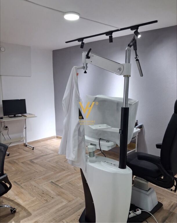 ACTIVE OPTICS BUSINESS FOR SALE ON DURRESI STREET 2,500,000 LEKE