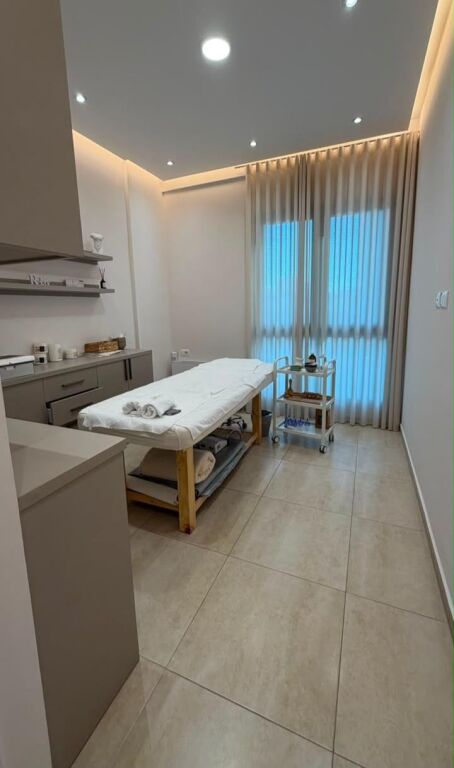 🏢 LOCALE UFFICIO IN AFFITTO – SQUARE 21, VIA KAVAJËS