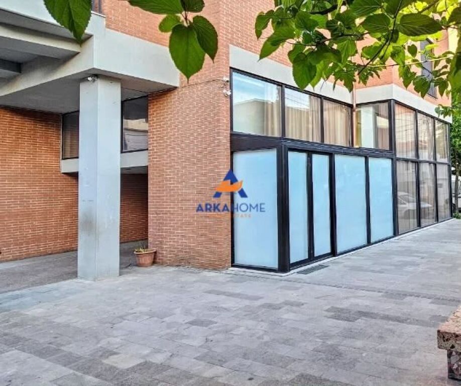 BUSINESS PREMISES FOR SALE 44M2 "ON QEMAL STAFA ROAD" PRICE ACCORDING TO REQUEST