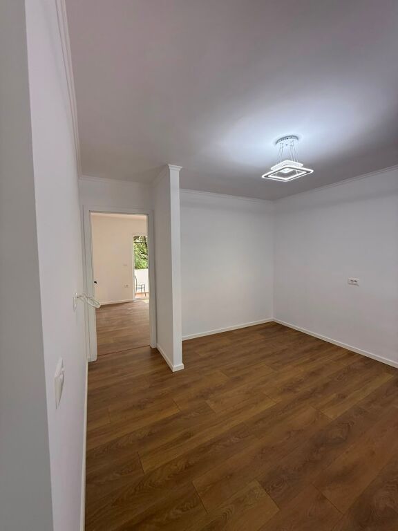 Apartment 1+1, Xhamllik!