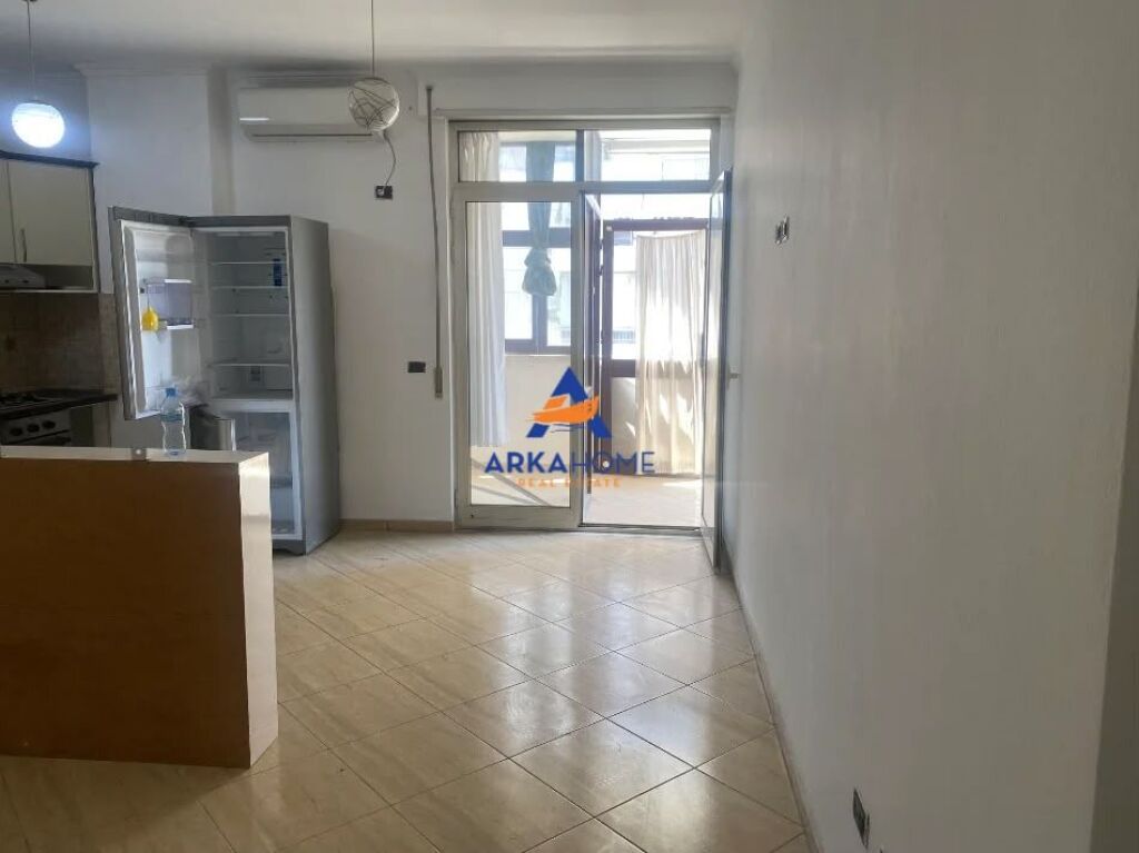APPARTAMENTO 2+1 IN AFFITTO "VICINO AL LICEO ISMAIL QEMALI" 50.000 LEKE