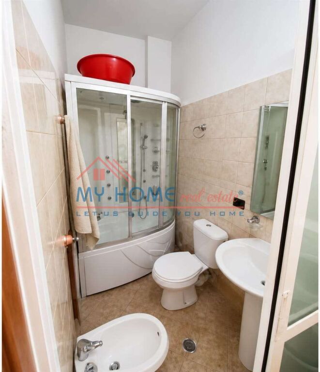 Apartament 1+1 me qera tek Toptani ne Tirane