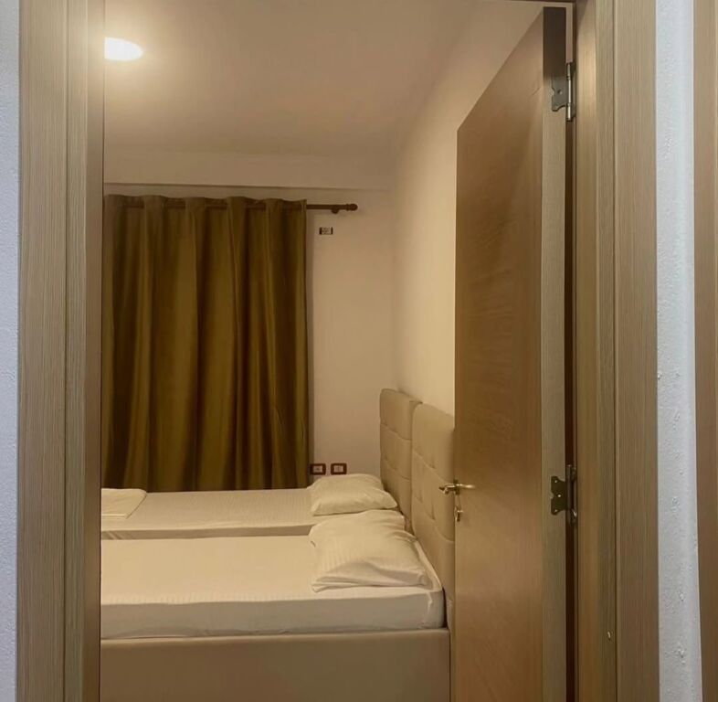 Affitto | Apartament 1 + 1 | Yzberisht | 400 €/mese