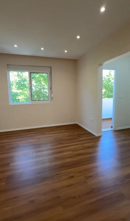 Shitet Apartament 2+1 ne Durres