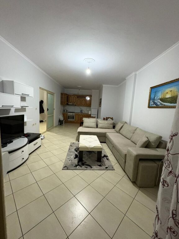 Shitet Apartament 1+1 – Zona Albano Romina, Vlorë