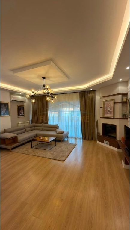 Rent, Apartment 2+1+2 + Parking Spot, Fresk, Tirana.