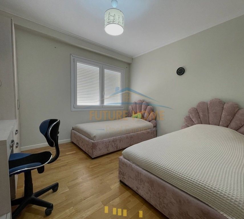 Shitet, Apartament 3+1+2+Post Parkimi, Kopshti Botanik 360,000 €    36,000,000 Lekë