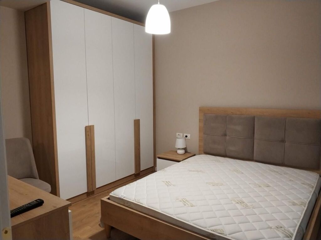 Apartment 1+1 for rent at Komuna e Parisit