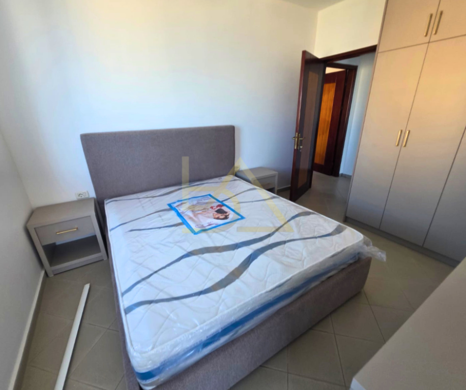 Apartament 3+1 me Pamje Deti për Shitje – Sarandë, Zona e Portit