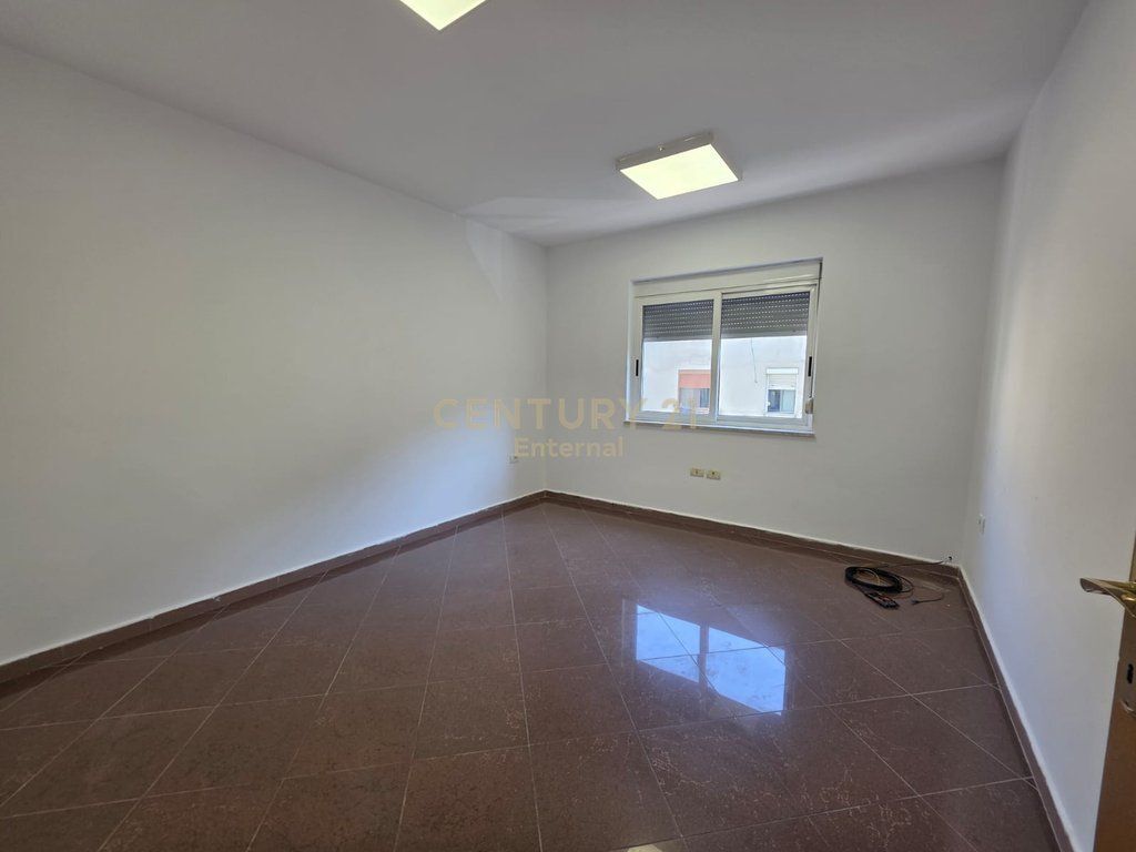 Apartament 2+1 Per Qira tek Stadiumi Dinamo