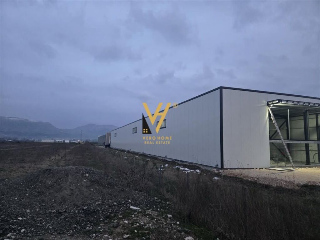 WAREHOUSE 4,600 M2 FOR SALE IN FUSHE PREZE, BUDULL 870,000 EURO