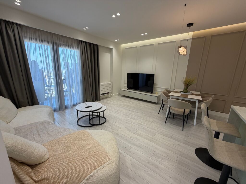🏡 SHITET APARTAMENT PREMIUM 2+1 | TIRANA GARDEN BUILDING  ✨ Pamje spektakolare e Tiranës nga kati i 20-të!  Shitet super apartament 2+1, me sipërfaqe 125 m², në kompleksin Tirana Garden Building.  💰 Çmimi: 520 milionë lekë  