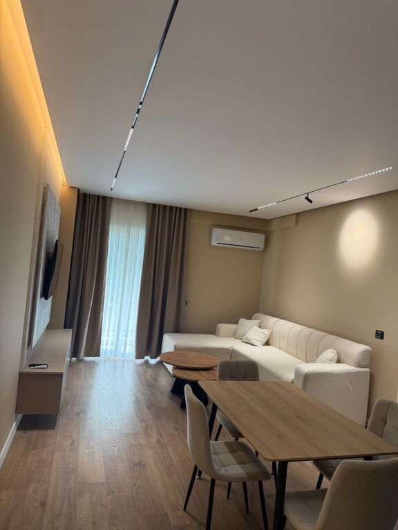 Affitto | Apartament 2 + 1 | Xhamlliku | 800 €/mese