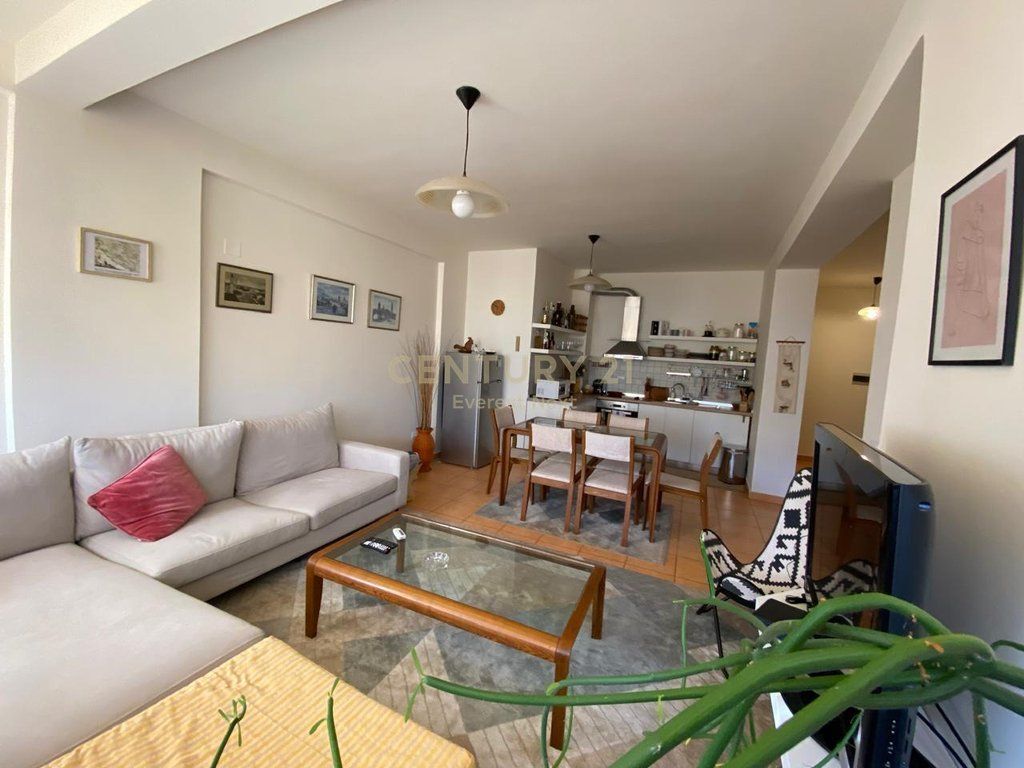 Apartament 2+1 per Qira Rruga Kavajes 860 € /Muaj 80,000 Lekë /Muaj