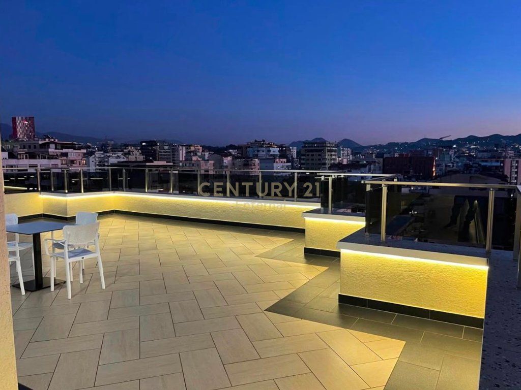 Ish Blloku - Jepet Me Qera Penthouse Luxury 100m2 + 130m2 Verande