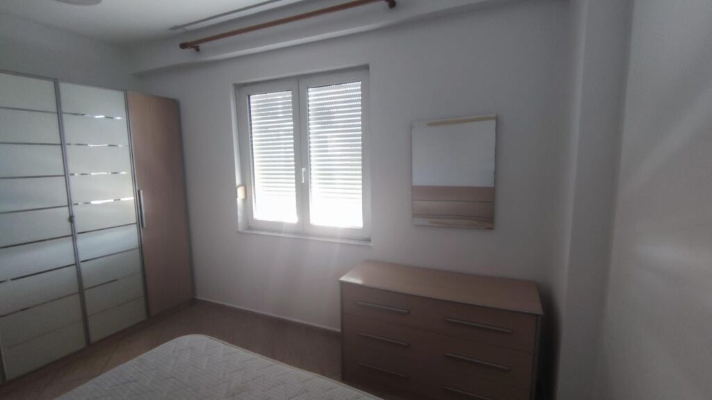 Apartament 1+1 me qera ne Brryl tek Materniteti i Ri