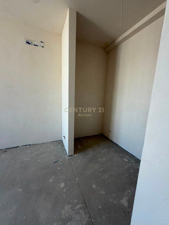 SHESIM APARTAMENT 3+1+2 ME DY POSTE PARKIMI TEK TULIPAN RESIDENC!!! 600,000 €