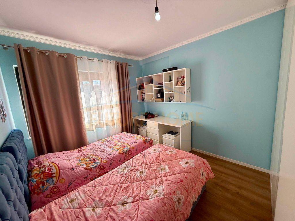 Shitet, Apartament 2+1, Unaza e Re, Tiranë.