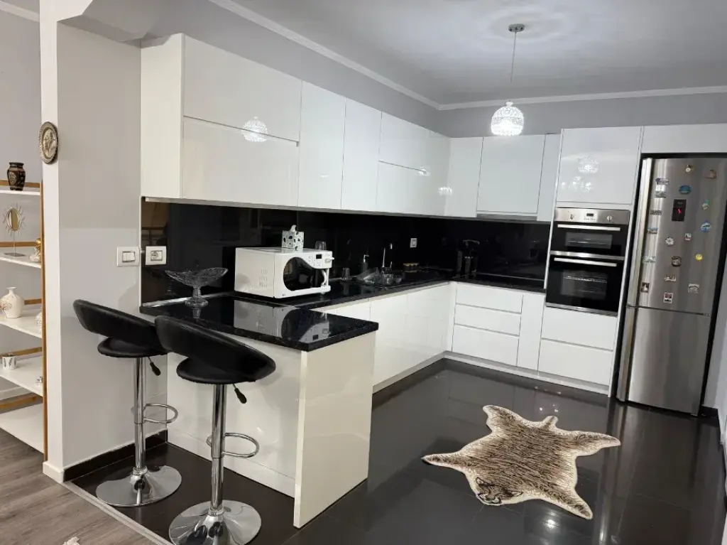 Rent | Apartament 3 + 1 | 50 m nga Kopshti Zoologjik | 1500 €/month