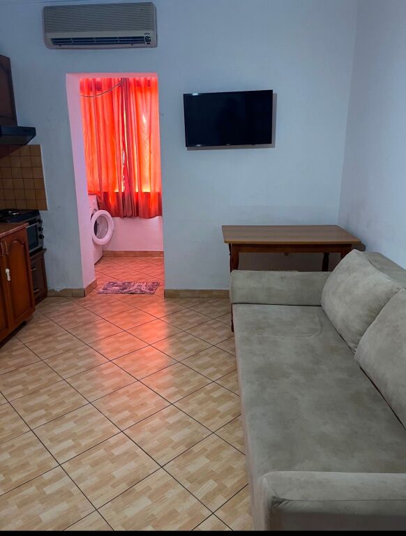 Jepet me qira apartament 1+1 te Oxhaku
