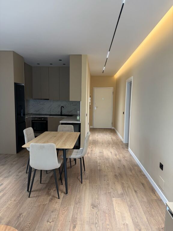 Affitto | Apartament 2 + 1 | Xhamlliku | 800 €/mese