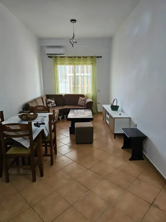 Qera | Vilë 3 + 1 |Selite | 550 €/muaj