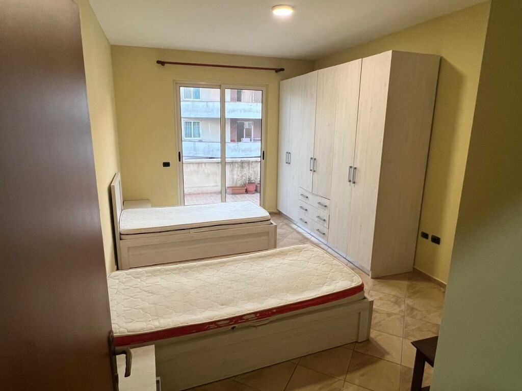 Apartment 2+1 for rent Yzberisht !