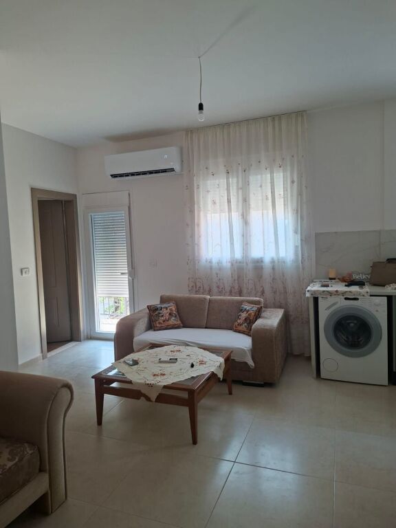 Affittasi Appartamento 1+1+1 Balcone
