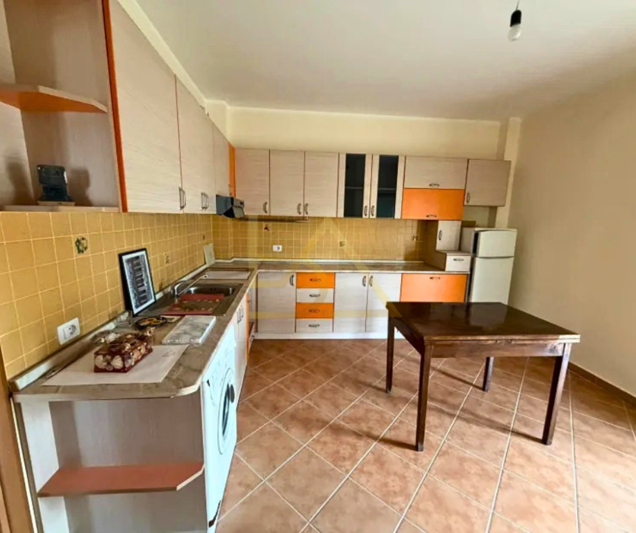 Apartament 1+1 për Shitje – Mali i Robit, Kavajë | 100 Metra nga Deti