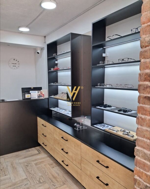 ACTIVE OPTICS BUSINESS FOR SALE ON DURRESI STREET 2,500,000 LEKE