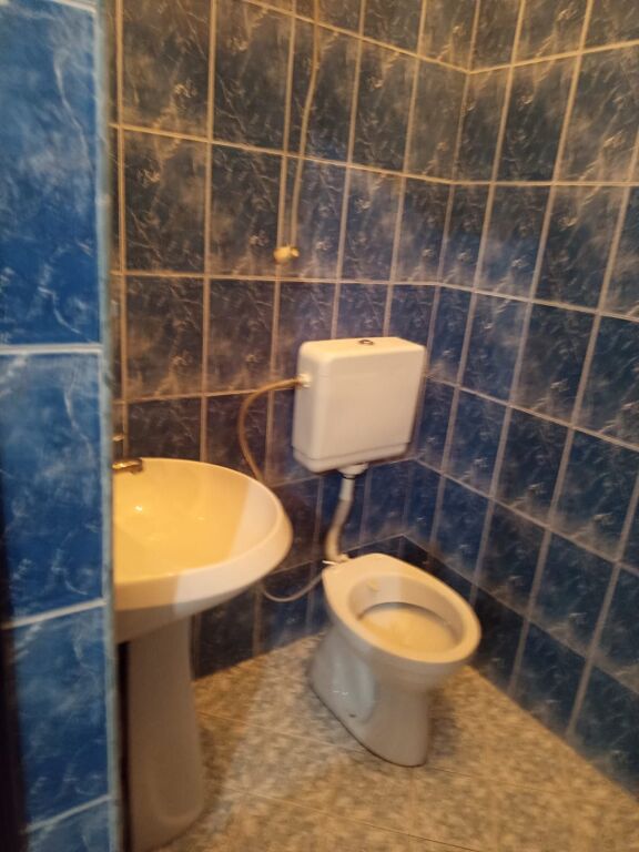 GARSIONERE 22000 LEKE.PRANE EMERALD CENTER