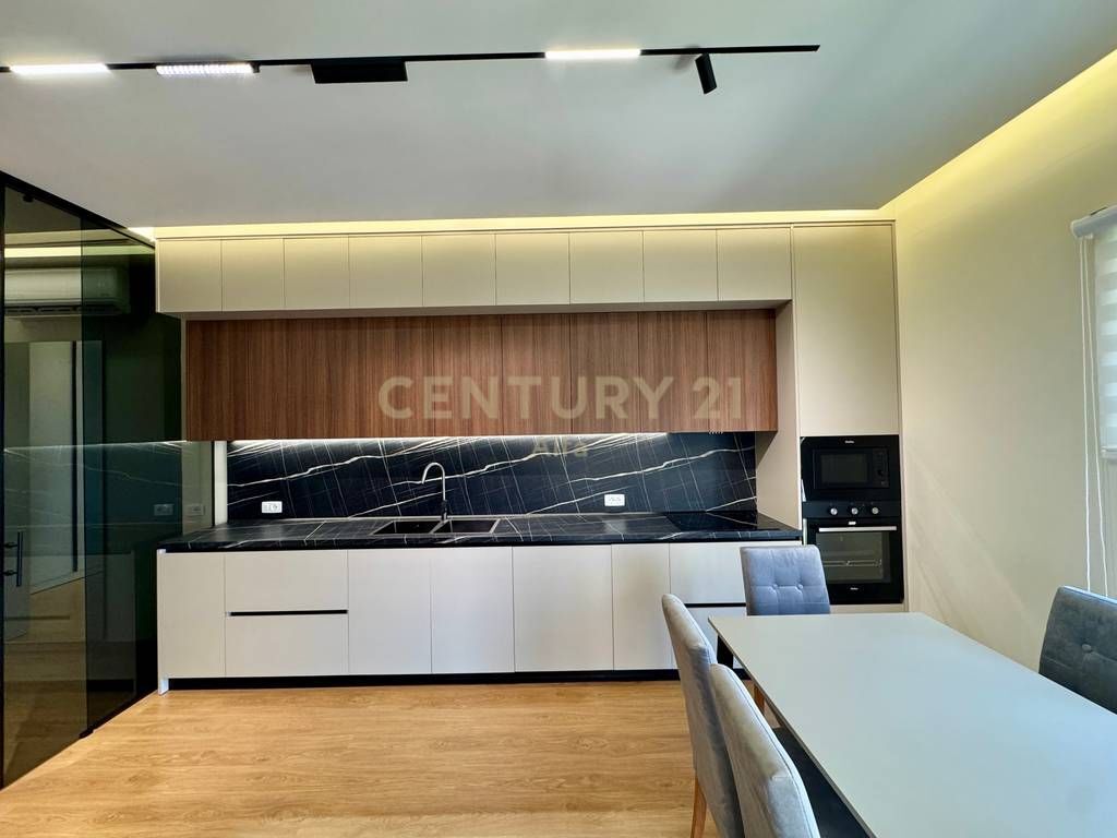 Apartment 3+1+3 for rent at Liqeni i Thate