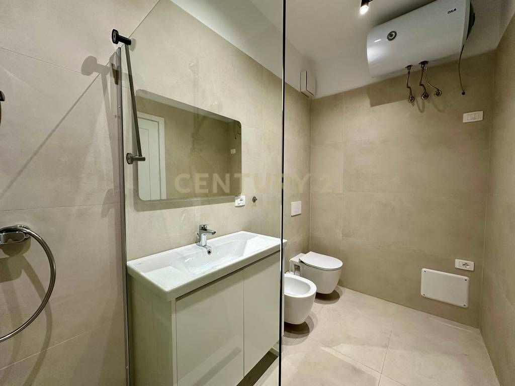 Apartment 3+1+3 for rent at Liqeni i Thate