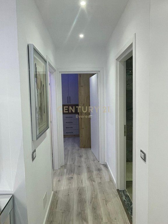 RR. E BARRIKADAVE, APPARTAMENTO 2+1+PARCHEGGIO IN AFFITTO