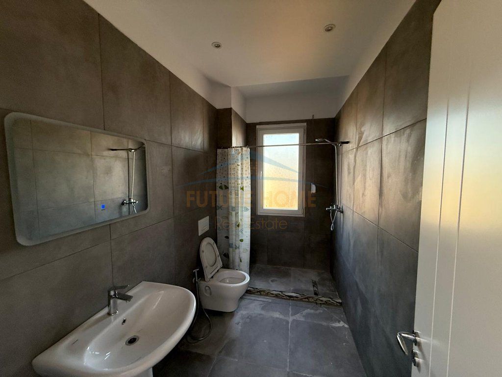 Shitet, Apartament 2+1+2, Kamez