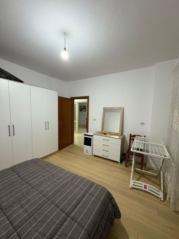 Shitet Apartament 1+1 – Zona Albano Romina, Vlorë
