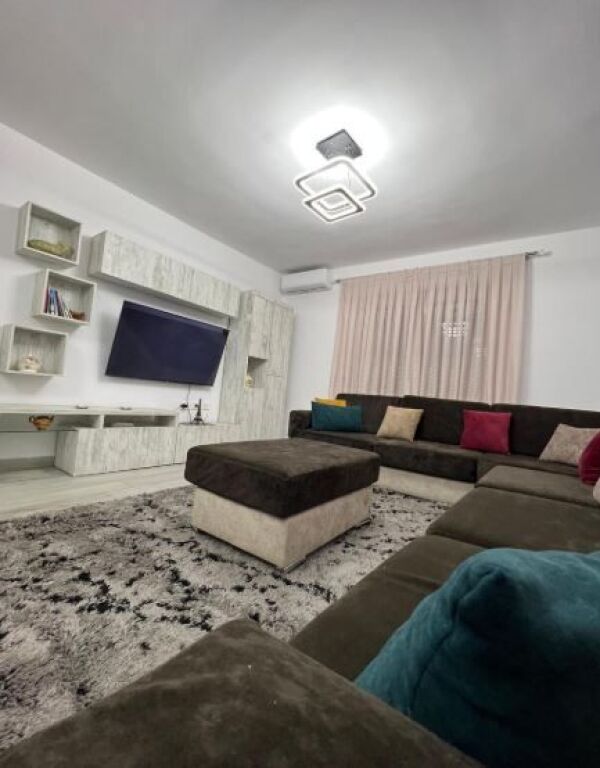 Super Apartament 2+1 me Qera Rruga e Elbasanit, Prane Kryqezimit  ID 5323