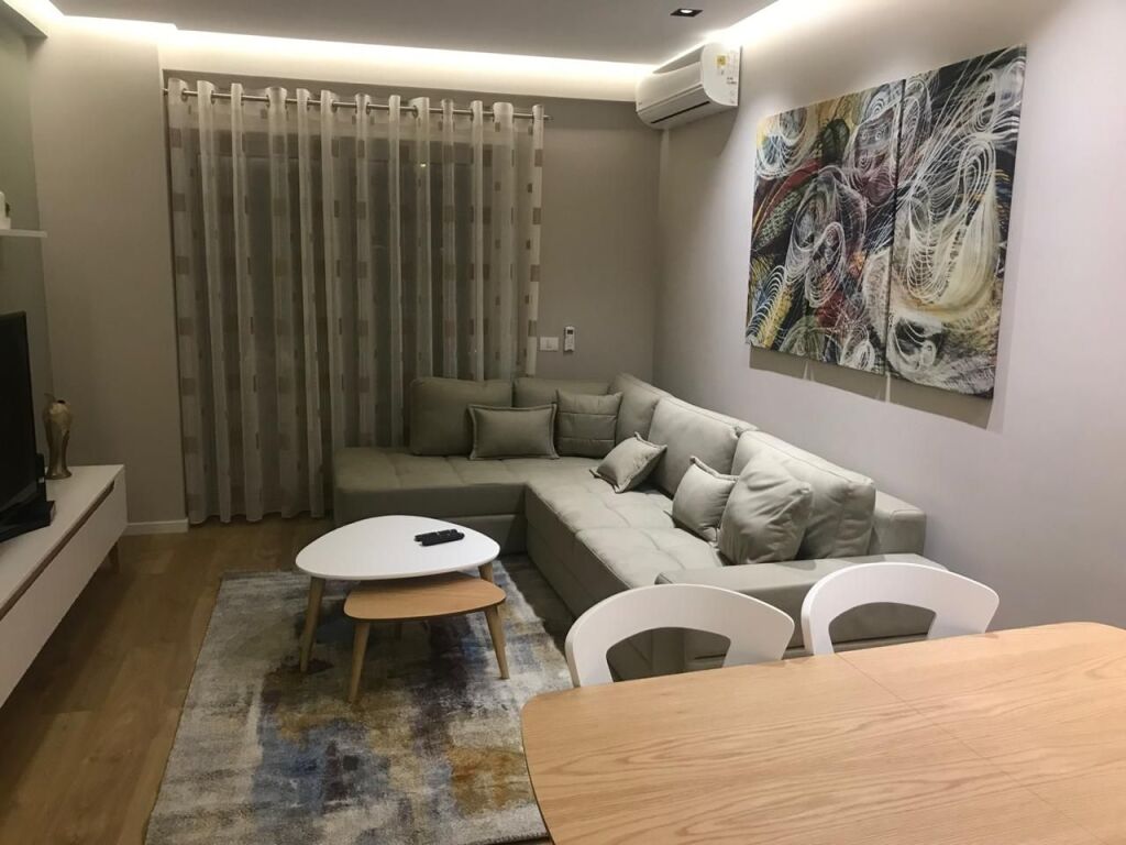 Apartment 1+1 for rent at Komuna e Parisit