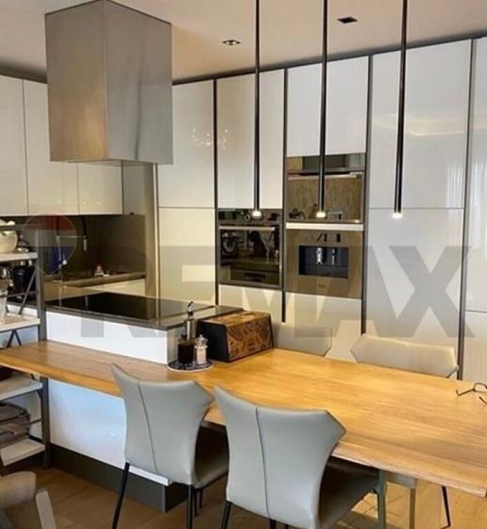 Affittasi appartamento 2+1 con posto auto nella zona di Blloku  ID: 530191009-3290