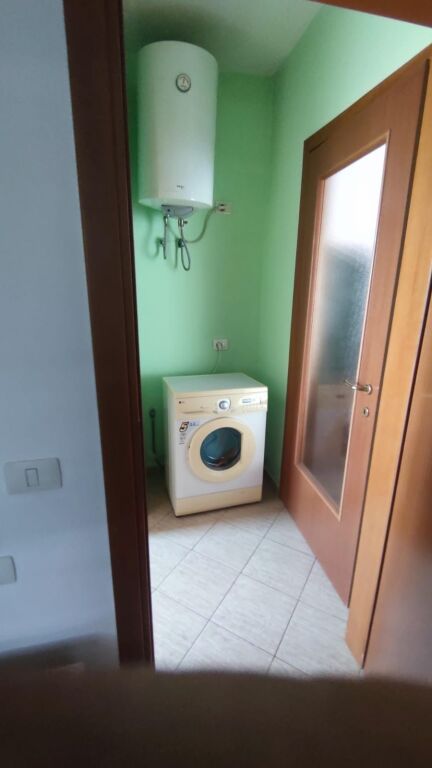 Apartament 1+1 me qera ne Brryl tek Materniteti i Ri