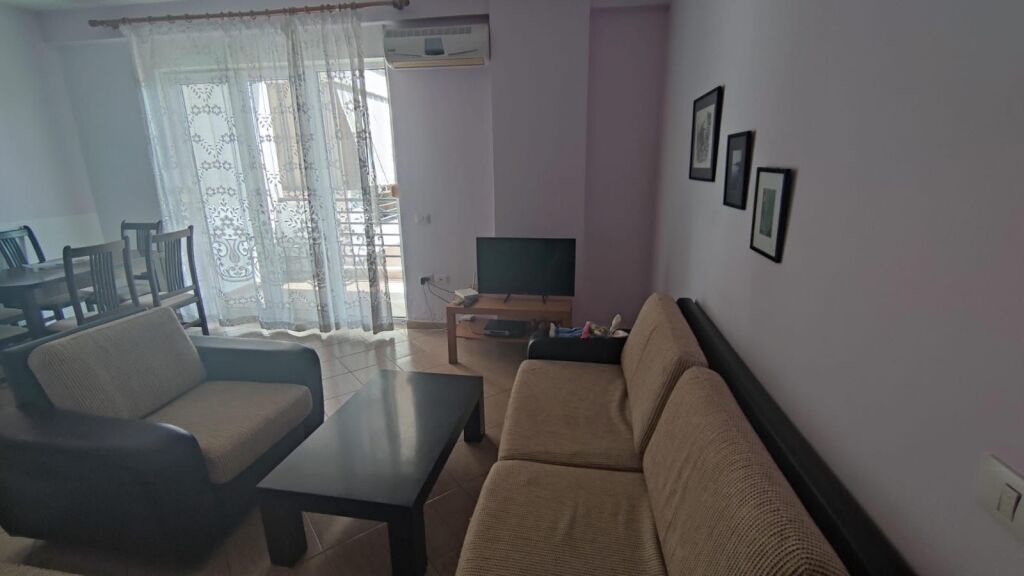 Apartament 1+1 me qera ne Brryl tek Materniteti i Ri