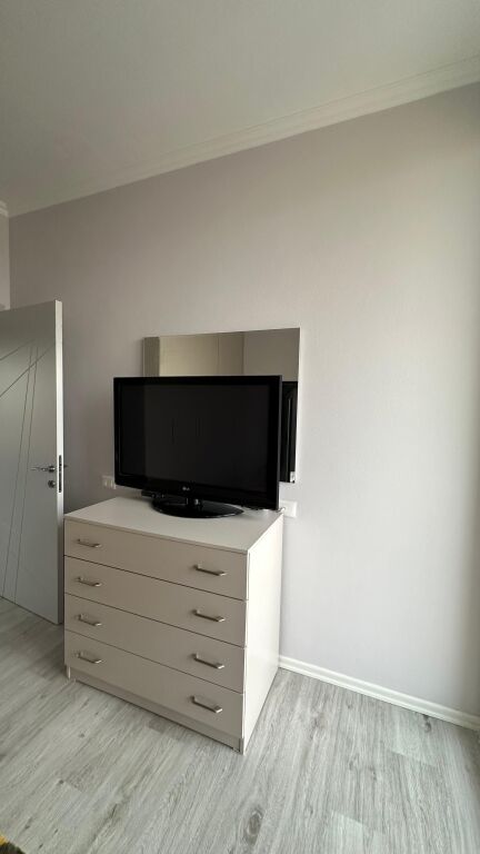 Apartament 1+1 per qira tek Shkolla Partizani