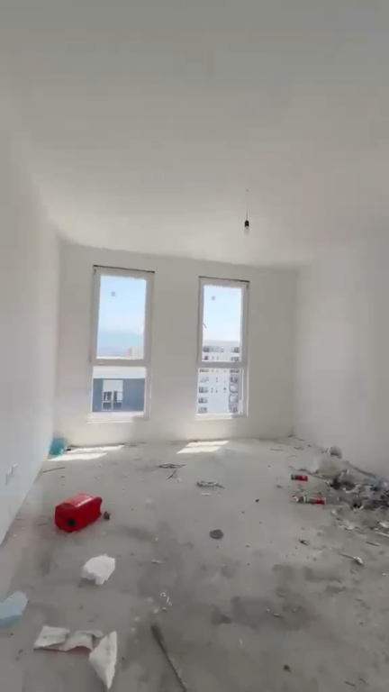 Apartament 2+1+2 per shitje Univers City !