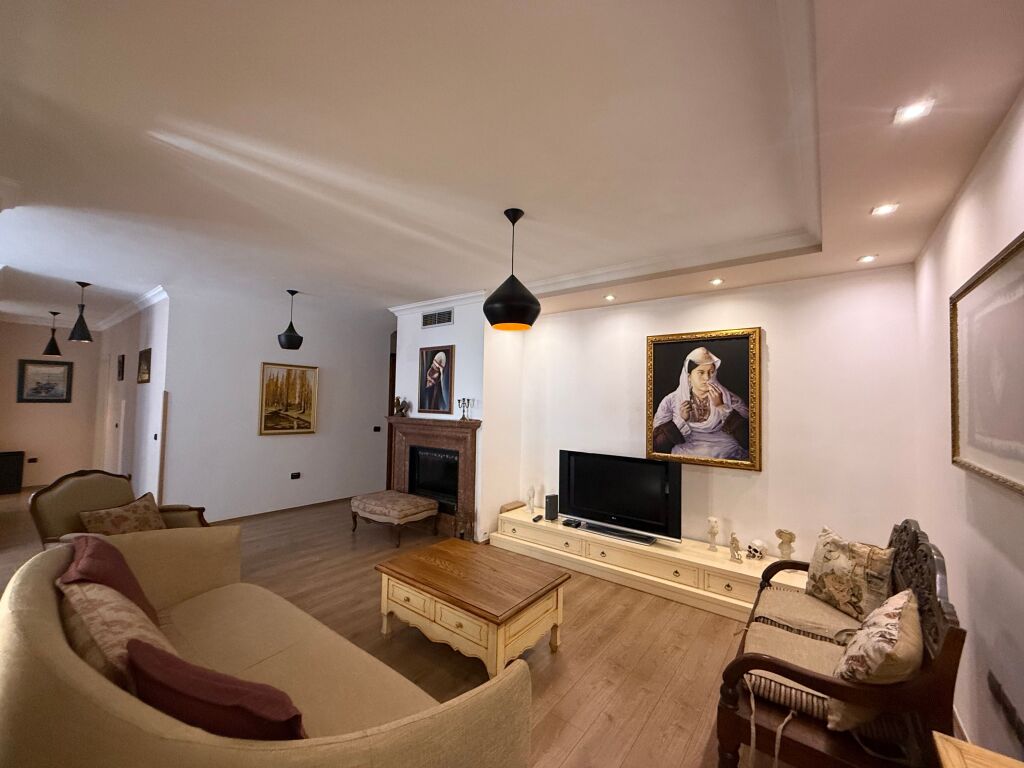 Apartament 2+1+Parkim KOpshti Botanik