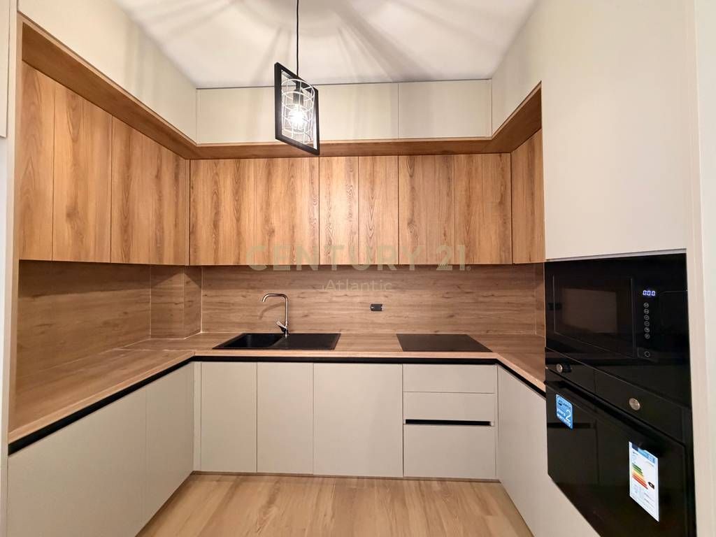 JEPET ME QERA APARTAMENT 2+1 NE PLAZH DURRES !