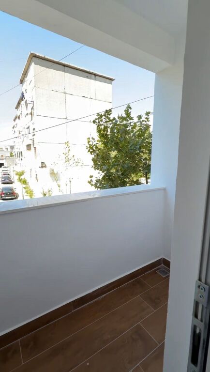 Shitet Apartament 2+1 ne Durres