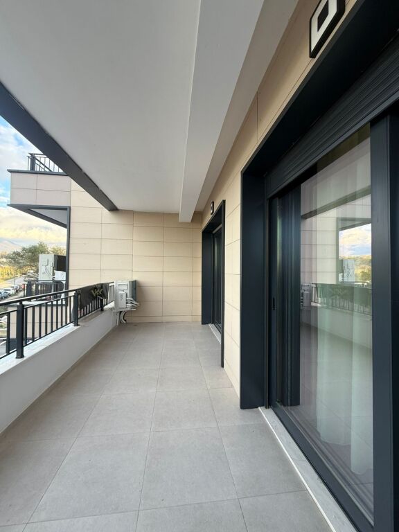 SHITET APARTAMENT 2+1 – LIQENI I THATË | PRANË RADISSON