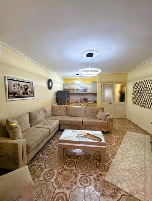 Qera, Apartament 2+1, Rruga Asim Vokshi