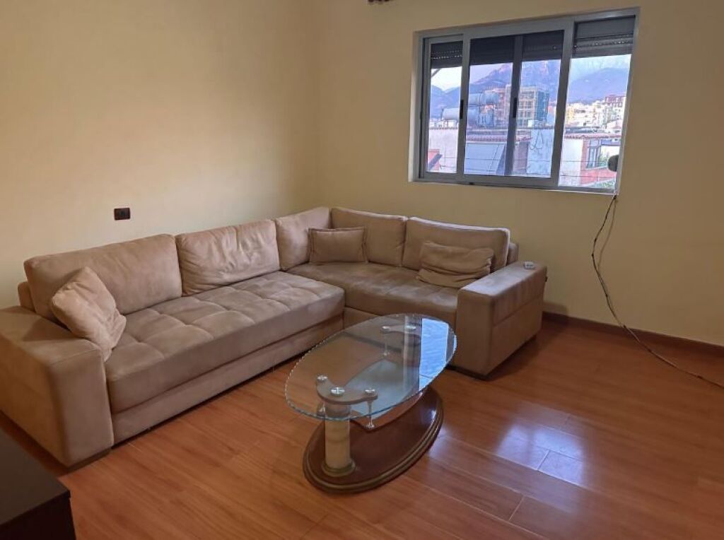 Jepet Apartament 1+1+2 me qera Tek Amerikan 2, prane Qsut   ID 5328