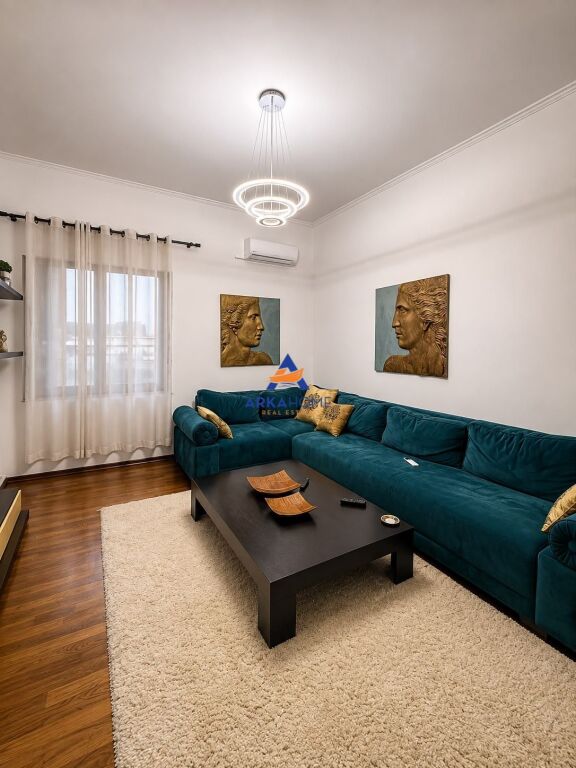 JEPET APARTAMENT ME QERA 2+1+BALLKON "NE QENDER,PRANE 9 KATESHEVE" 900 EURO
